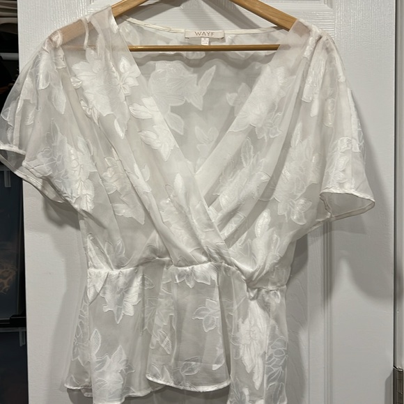 Lot of five size small shirts; J crew, Wayf, Lucky, Lush and Fylo bundle lot - Picture 3 of 10